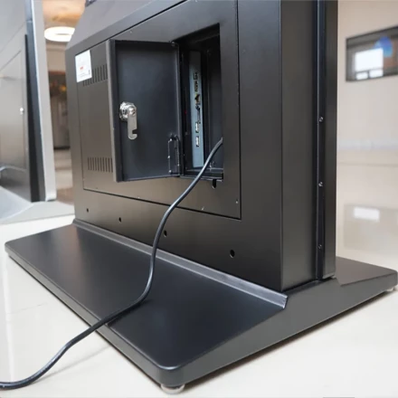 Напольная Светодиодная Медиавывеска YCHD YC420-GG (43")