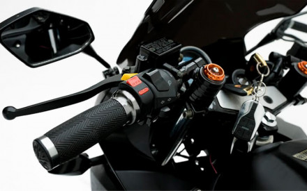 Электромотоцикл Model DP