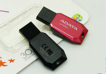 USB Flash ADATA UV100 (8GB)