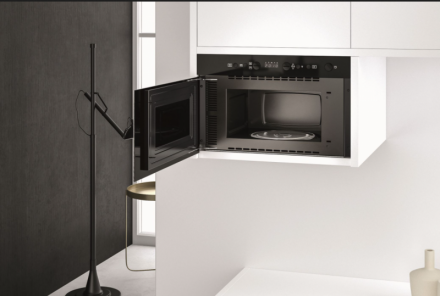 ВСТРАИВАЕМАЯ МИКРОВОЛНОВАЯ ПЕЧЬ WHIRLPOOL W7 MN840