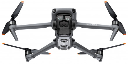 Квадрокоптер DJI Mavic 3 Pro Fly More Combo (пульт DJI RC)