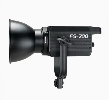 Студийный Осветитель Nanlite FS-200