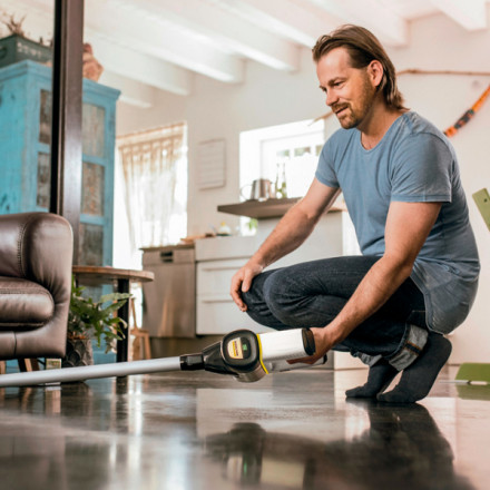 Вертикальный пылесос Karcher VC 6 Cordless Premium ourFamily