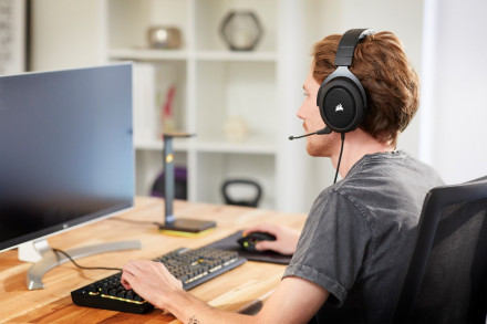 Наушники с микрофоном CORSAIR HS60 Pro Surround