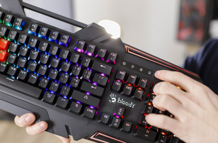 Игровая клавиатура A4Tech Bloody B880R